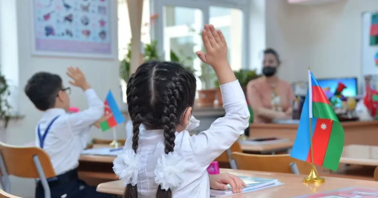 Məktəblərdə böyük dəyişiklik elan edildi: sentyabrdan başlayır – Detallar