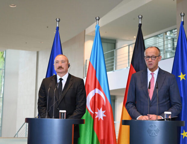 “Dost Almaniya xalqına…” – Prezident İlham Əliyevin xatirə kitabına yazdıqları – (Foto)