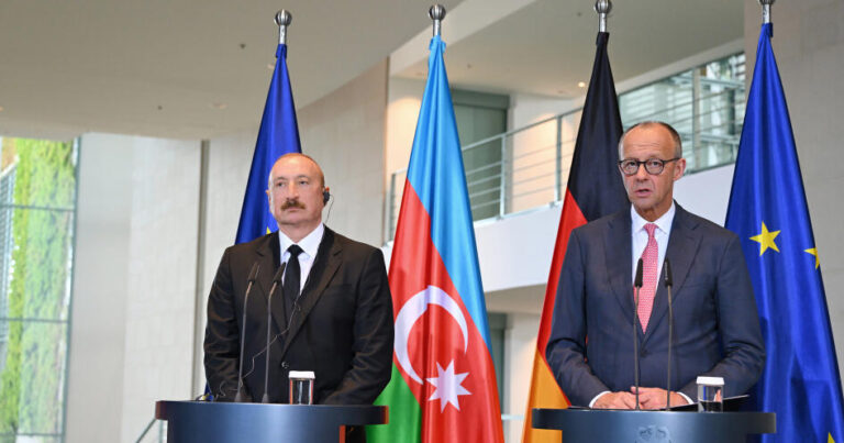 “Dost Almaniya xalqına…” – Prezident İlham Əliyevin xatirə kitabına yazdıqları – (Foto)