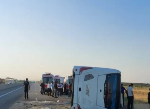 Hacıqabulda sərnişin avtobusu aşdı – 30-dan çox yaralı var – YENİLƏNİB