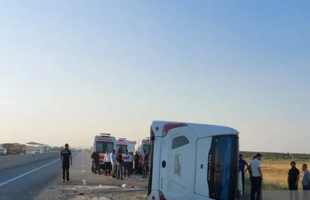 Hacıqabulda sərnişin avtobusu aşdı – 30-dan çox yaralı var