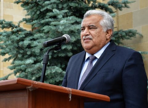 “10 mini olanın atasına lənət…” – O mülklər Əhəd Abıyevindir?