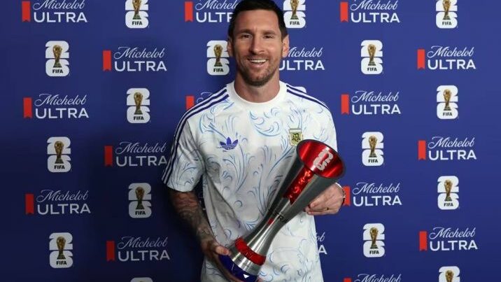Lionel Messi İngiltərə-Argentina matçının ən yaxşı oyunçusu seçildi Lionel Messi İngiltərə-Argentina matçının ən yaxşı oyunçusu seçildi