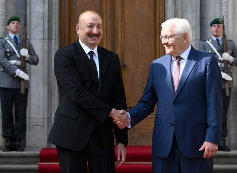 İlham Əliyevi qarşılayan Frank-Valter Ştaynmayerlə bağlı detallar