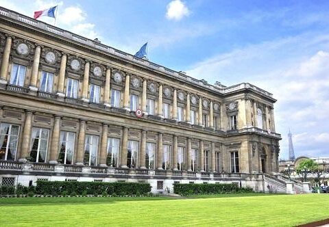 Fransa XİN İran diplomatını çağırdı