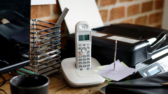 Ev telefonları tarixə qovuşacaq – Bəs onları nə əvəzləyəcək?