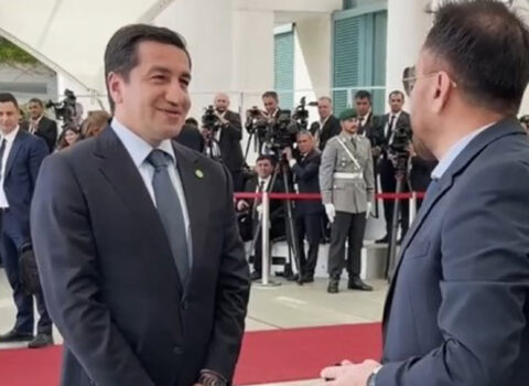 Xaricdəki bloqerlərə vətən və milli kimlik dərsi – Əli Vəliyev yazır