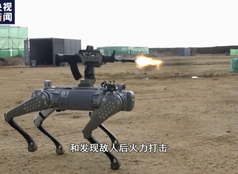 Çin ordusunda yeni dövr: Robot itlər əsgərlərlə təlimdə – VİDEO
