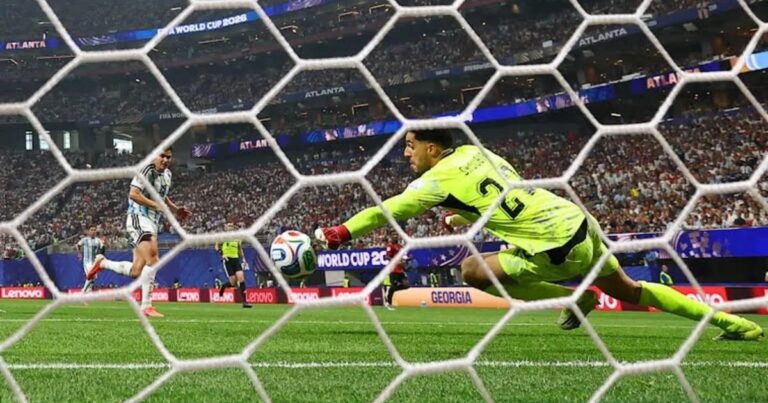 Messi antirekorda imza atıb