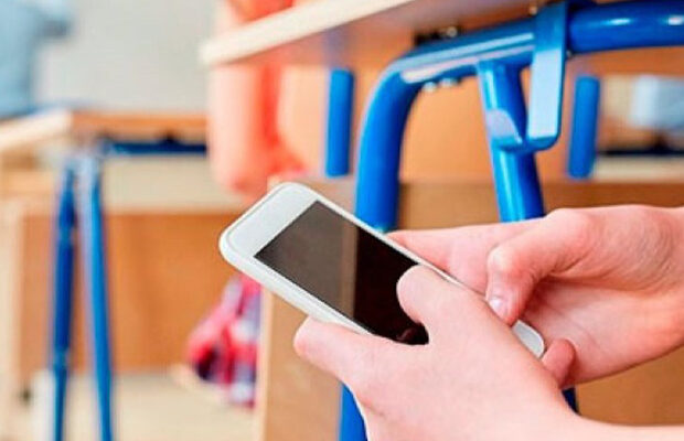 Bugünkü imtahanda 12 nəfərdə telefon aşkarlandı