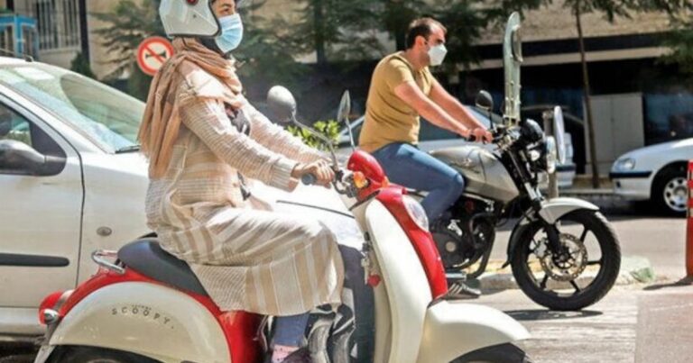 İranda qadınların motosiklet sürməsinə icazə verildi İranda qadınların motosiklet sürməsinə icazə verildi