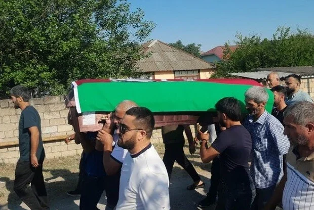 Odessada həlak olan gəmi kapitanı Lənkəranda dəfn edildi