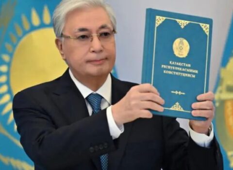 Yeni Konstitusiya qüvvəyə mindi – Parlament buraxıldı