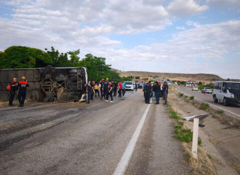 Sərnişin avtobusu aşdı – 41 yaralı