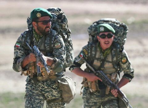 Kürdlər İrana daxil oldular: Şiddətli döyüşlər başladı, ölənlər var
