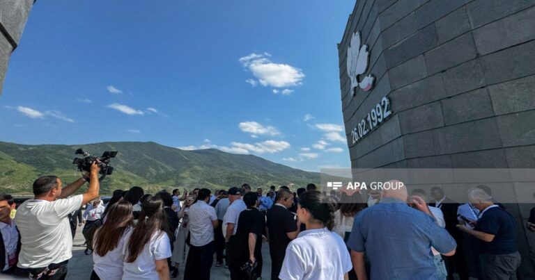 Forum iştirakçıları Xocalı Soyqırımı Memorialını ziyarət etdilər – FOTOLAR