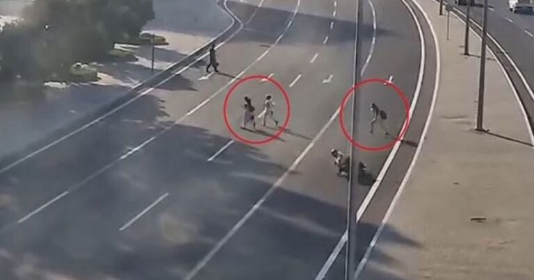 Piyadaları vurmamaq üçün manevr edən motosiklet sürücüsü yaralandı