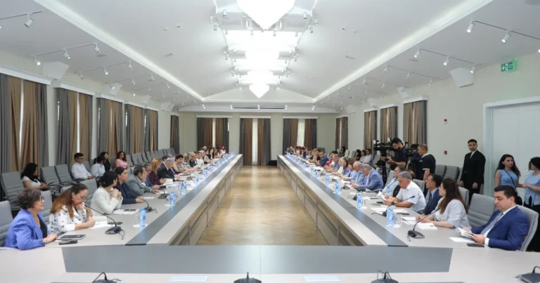 “Mediada Azərbaycan dili”: təlim proqramı yekunlaşdı – FOTOLAR