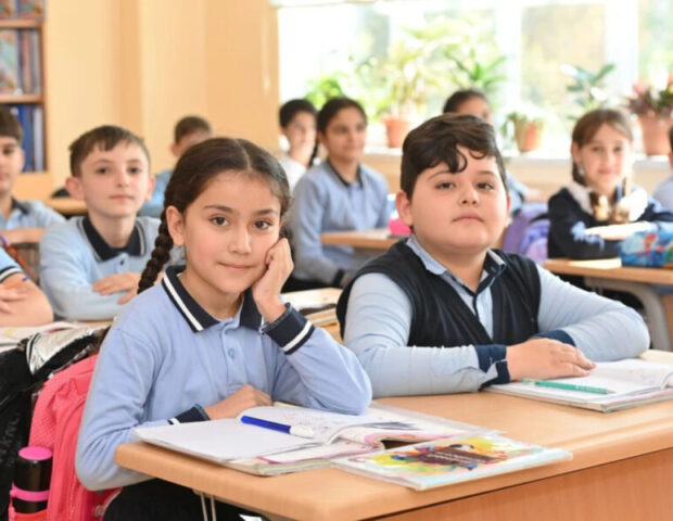 Bu ailələrə məktəbli forması pulsuz ola bilər – valideynlərə müjdə