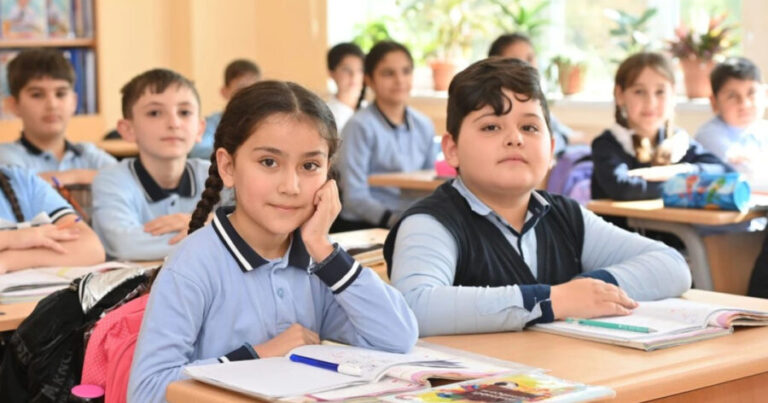Bu ailələrə məktəbli forması pulsuz ola bilər – valideynlərə müjdə