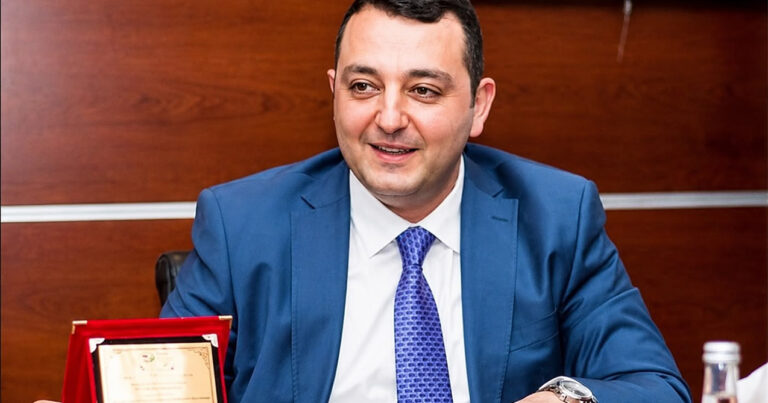 Notarius ilk məhkəməsində həbs edildi Notarius ilk məhkəməsində həbs edildi
