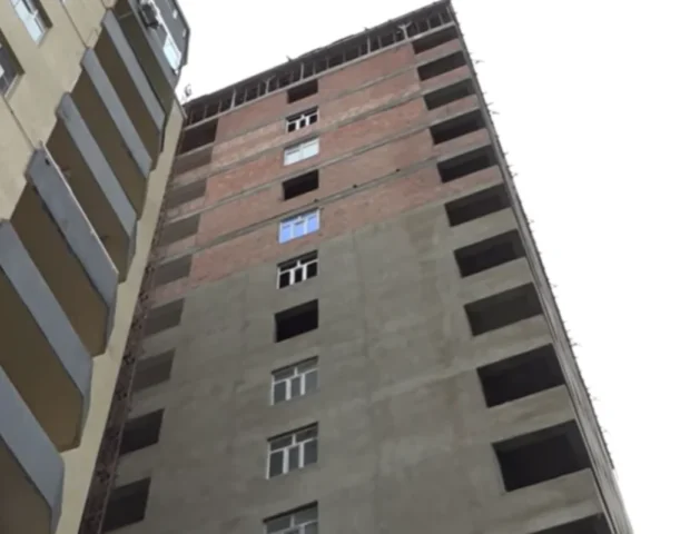 Lifti və qaz xətti olmayan bina: Sumqayıtda vətəndaşlar təhlükə ilə üz-üzə – VİDEO