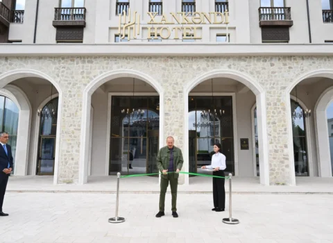 Prezident İlham Əliyev “Xankəndi” hotelinin açılışında iştirak edib