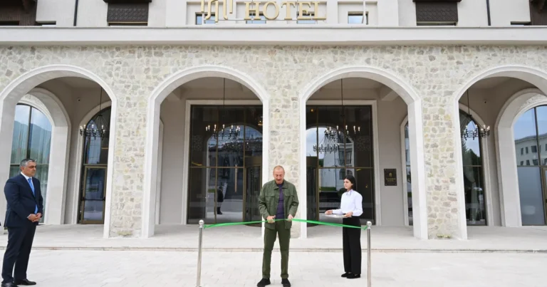 Prezident İlham Əliyev “Xankəndi” hotelinin açılışında iştirak edib