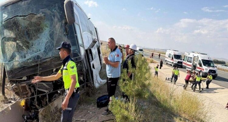 Türkiyədən İraqa gedən avtobus qəzaya uğradı, 40 nəfər xəsarət aldı