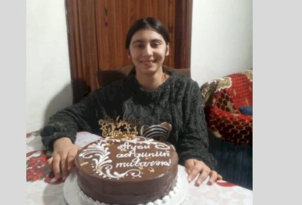 15 yaşlı qız itkin düşdü