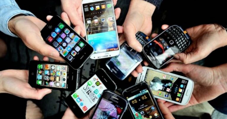 Qırmızı Körpü gömrük postunda 300 mobil telefon aşkarlandı Qırmızı Körpü gömrük postunda 300 mobil telefon aşkarlandı