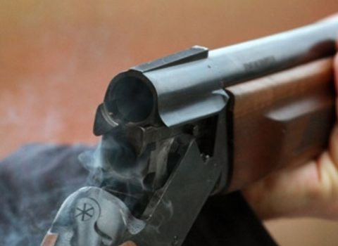 Ata-anasını döydüyünə görə qardaşını öldürdü, oğlu şikayətçi olmadı