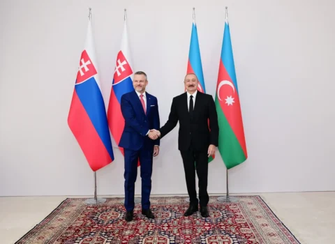 İlham Əliyev və Slovakiya Prezidenti Şuşada mətbuata bəyanatlarla çıxış etdilər