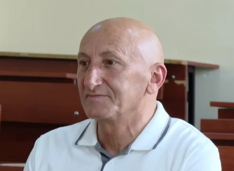 58 yaşında tələbə oldu: Ən çox nəvələri sevindi – VİDEO