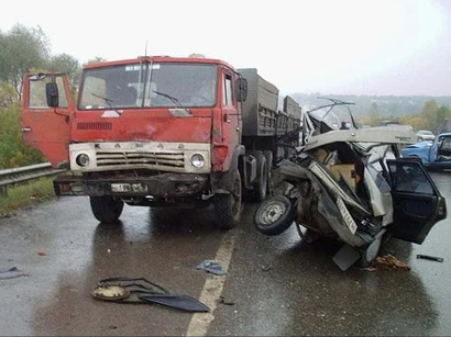 Hacıqabulda ağır qəza: ölən var Hacıqabulda ağır qəza: ölən var