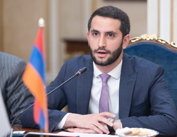 Rubinyandan müxalifətə ironik SUAL: “Bilirsinizmi, fraksiyanız səsvermədə niyə iştirak etməyəcək?”