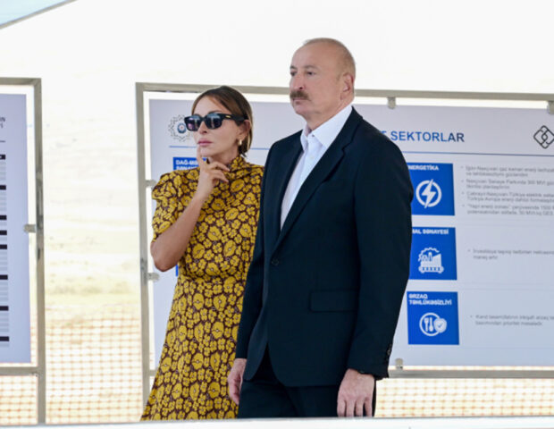 İlham Əliyev xanımı ilə DOST Mərkəzinin açılışında
