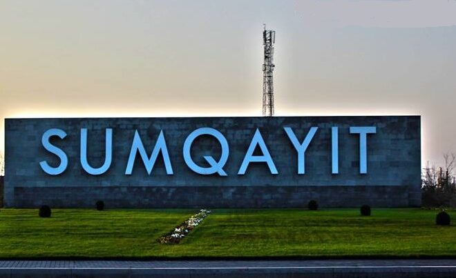 Sumqayıtın mərkəzində biabırçı mənzərə! – VİDEO