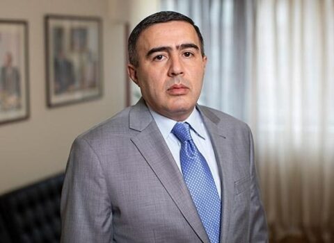 Köçəryanın ofis rəhbəri: “Vətəndaşlar Alen Simonyandan həyasız statuslar deyil, təhlükəsizlik sistemində koordinasiya gözləyir”