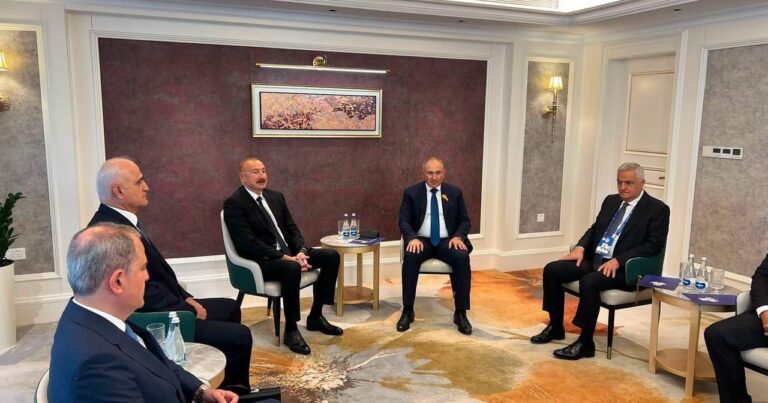 İlham Əliyevlə Paşinyan arasında görüş keçirilir