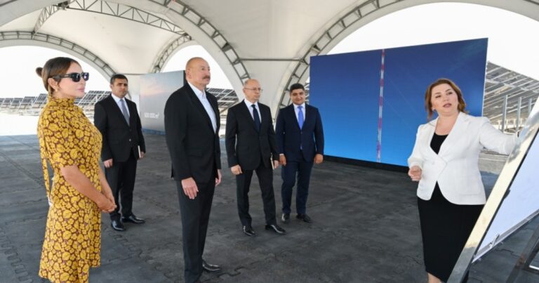 Prezident “Şəms 1” və “Qərbi Üfüq” stansiyalarında görülən işlərlə tanış oldu – Fotolar Prezident “Şəms 1” və “Qərbi Üfüq” stansiyalarında görülən işlərlə tanış oldu – Fotolar