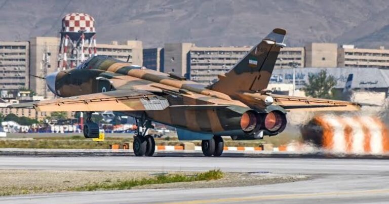 Qətər 3 iranlı pilotu əsir götürüb Qətər 3 iranlı pilotu əsir götürüb