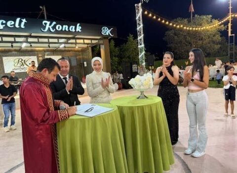 Türkiyədə hamı bu toydan danışır – Bəy və gəlin elə hərəkət etdi ki… – (Fotolar)