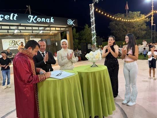 Türkiyədə hamı bu toydan danışır – Bəy və gəlin elə hərəkət etdi ki… – (Fotolar)