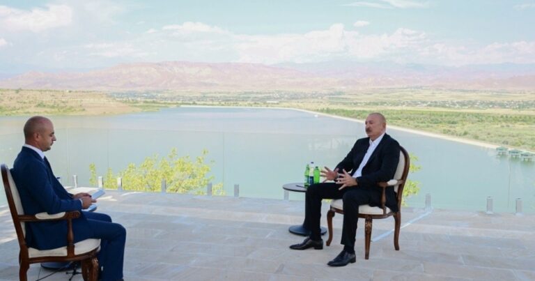 Prezident İlham Əliyev Naxçıvanda Azərbaycan Televiziyasına müsahibə verib – FOTO Prezident İlham Əliyev Naxçıvanda Azərbaycan Televiziyasına müsahibə verib – FOTO
