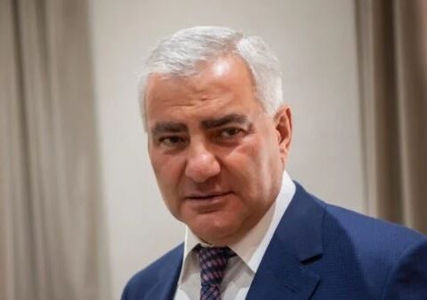 Samvel Karapetyandan Paşinyana sərt sözlər: “Masanın altında ayaqüstə gəzəndə…”