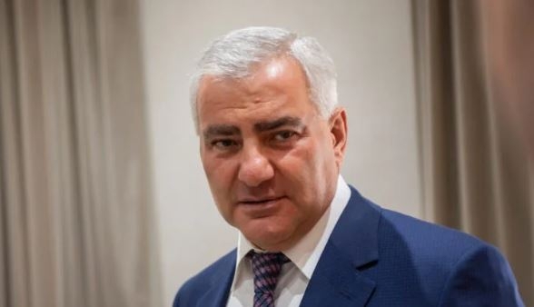 Samvel Karapetyandan Paşinyana sərt sözlər: “Masanın altında ayaqüstə gəzəndə…”