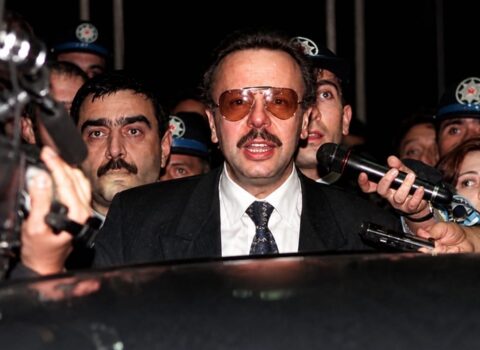 Keçmiş nazirin şübhəli ölümü yenidən araşdırılır – məzarı açılacaq