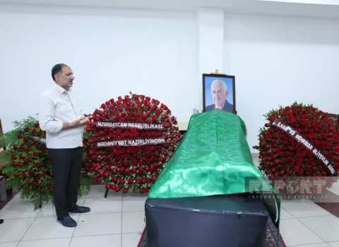 Xalq artisti Tofiq Bakıxanovla Təzə Pir məscidində vida mərasimi keçirilir