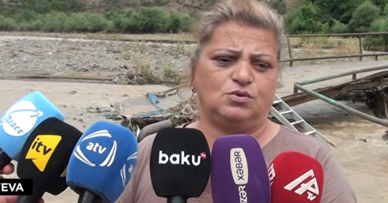 “Az qaldı uşağımı sel apara, niyə kömək etmirlər?” – Video